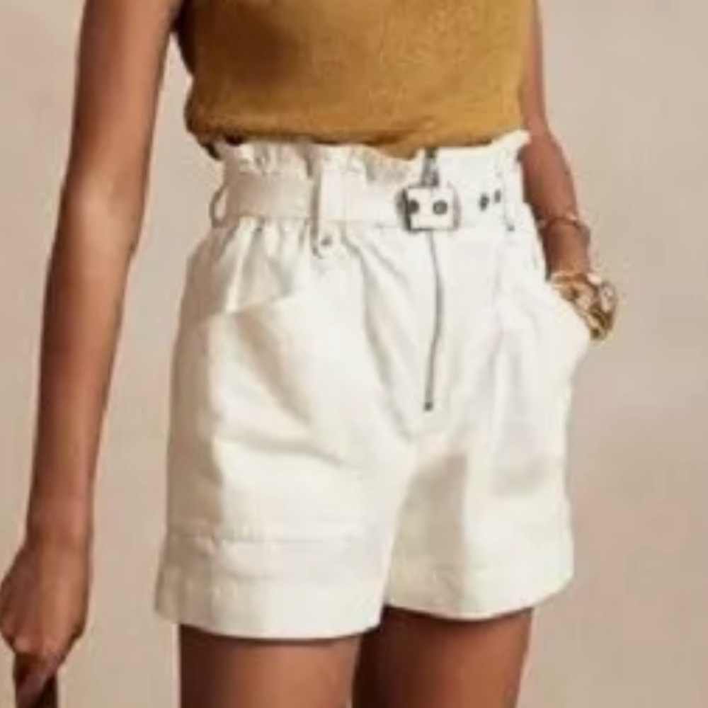 BANANA REPUBLIC WHITE PAPERBAG STYLE MINI SHORTS - S1001